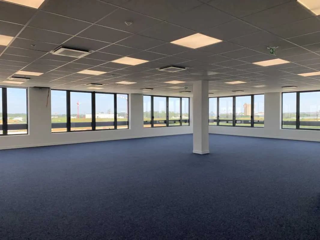 Bureau dans Chessy à vendre Photo intérieure– Image 1 sur 4