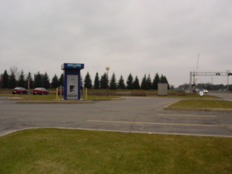 1219 N Mitchell St, Cadillac, MI à louer - Photo de l’immeuble – Image 2 sur 54