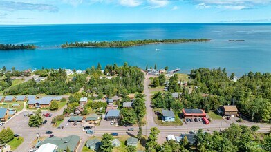 242 1st St, Copper Harbor, MI - Vue aérienne vue de carte - Image1