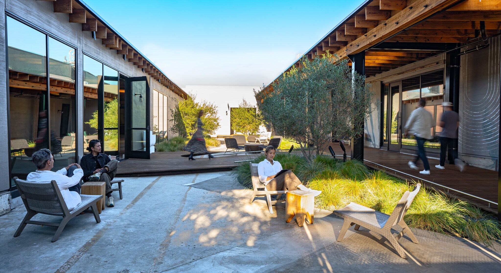 3333 Casitas Ave, Los Angeles, CA à louer Photo de l’immeuble– Image 1 sur 12