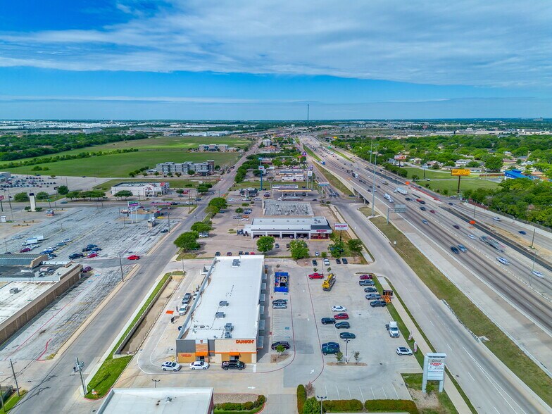 3501 Forest Hill Cir, Forest Hill, TX à louer - Photo de l’immeuble – Image 3 sur 10