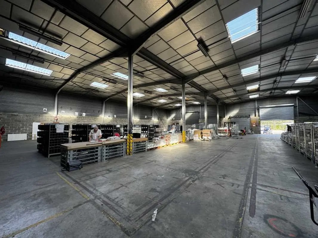 Bureau dans Vaulx-en-Velin à louer Photo intérieure– Image 1 sur 1