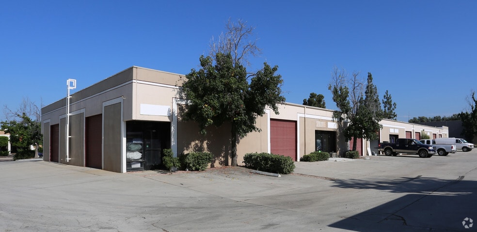 10911 Wheatlands Ave, Santee, CA à louer - Photo principale – Image 2 sur 4