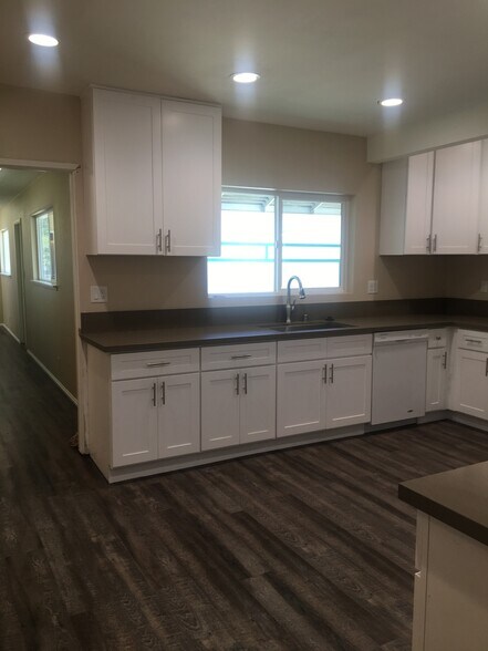 454 S Glassell St, Orange, CA à vendre - Photo de l’immeuble – Image 3 sur 4