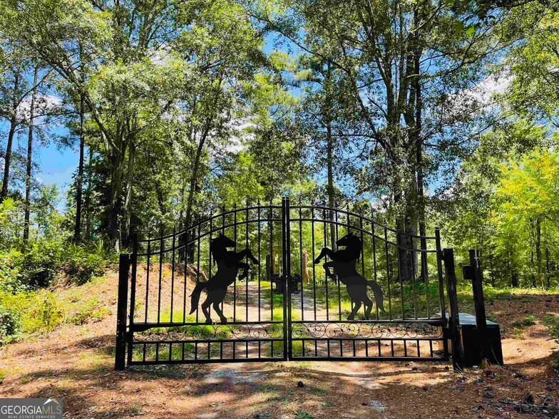 90 Kent Rock Road, Loganville, GA à vendre - Photo principale – Image 2 sur 7