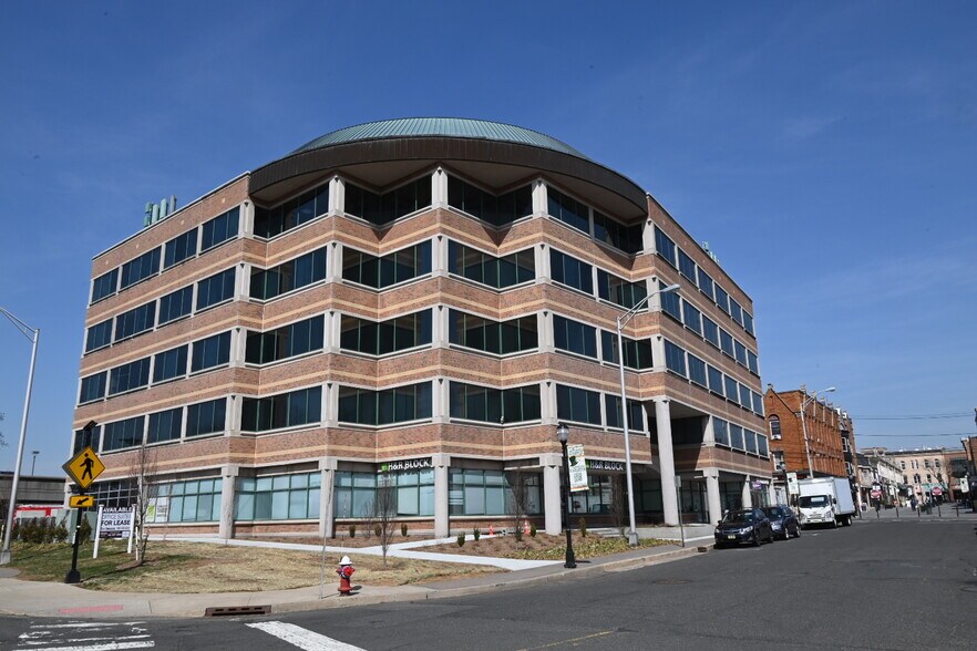 50 Division St, Somerville, NJ à louer - Photo de l’immeuble – Image 1 sur 21