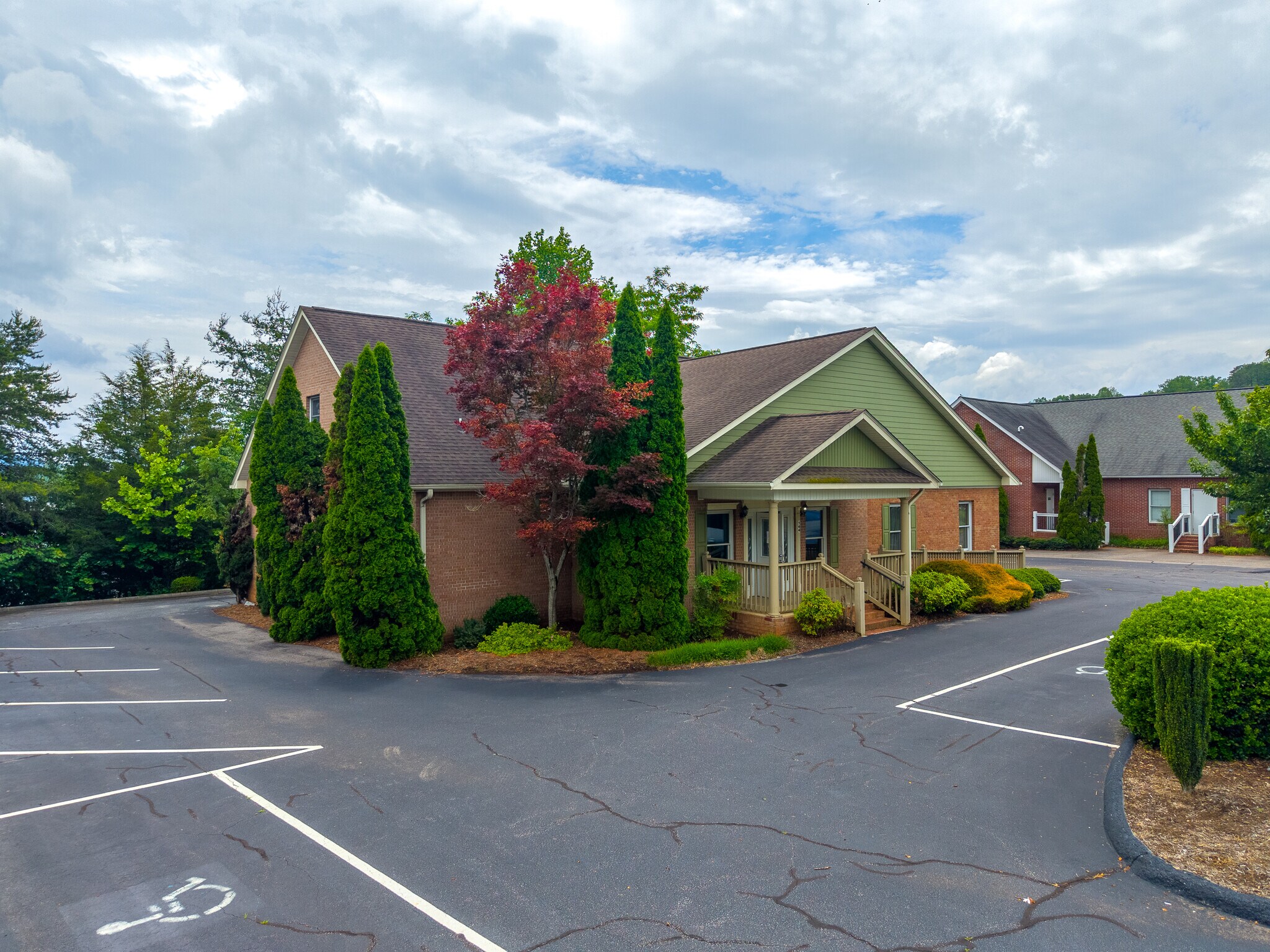 144 Holly Springs Park Dr, Franklin, NC à louer Photo de l’immeuble– Image 1 sur 8