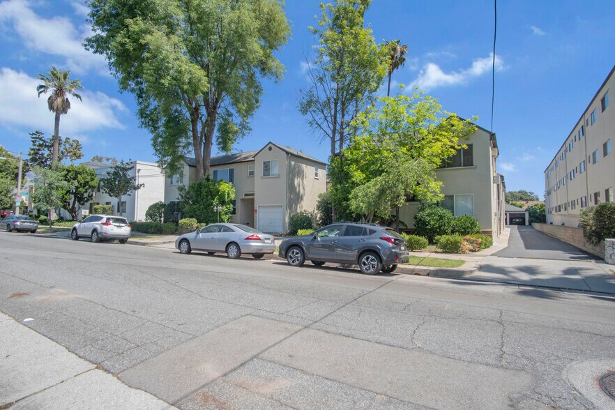 130 S Michigan Ave, Pasadena, CA à vendre - Photo de l’immeuble – Image 3 sur 12