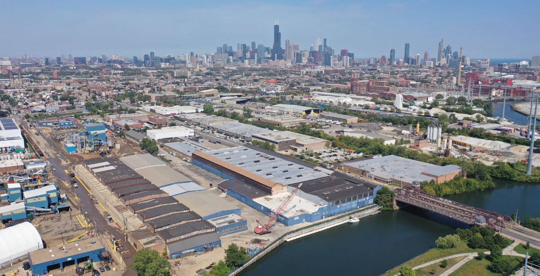 2550 S Ashland Ave, Chicago, IL à louer Photo de l’immeuble– Image 1 sur 2