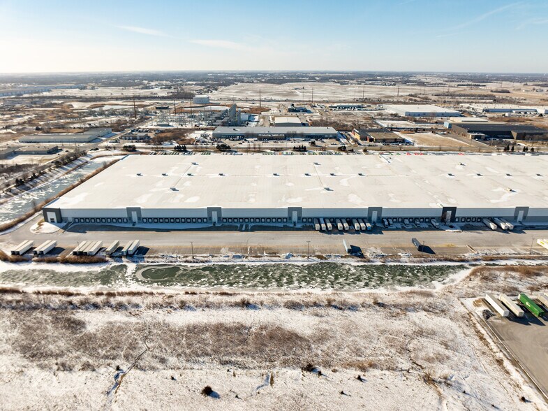 701 Central Ave, University Park, IL à louer - Photo de l’immeuble – Image 3 sur 10