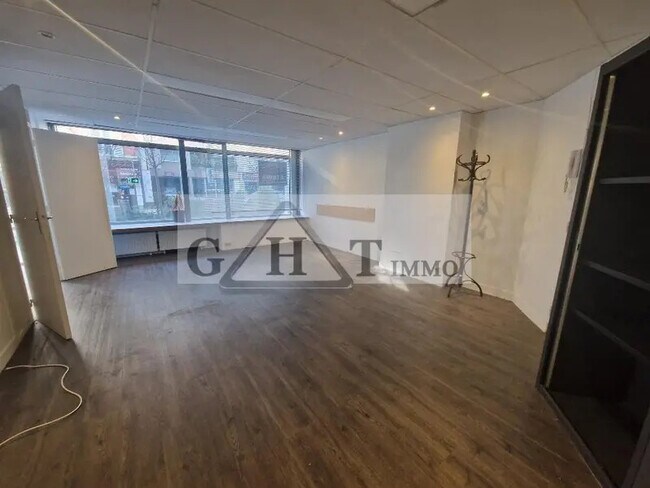 Plus de détails pour Local commercial à louer
