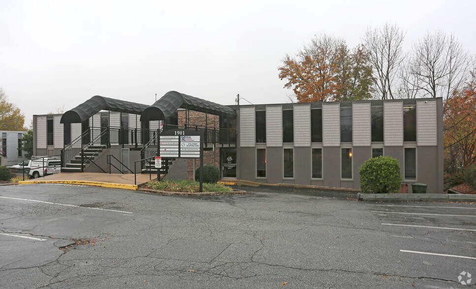 1901 Lendew St, Greensboro, NC à louer - Photo principale – Image 1 sur 7