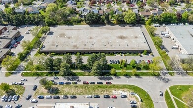 2525 Dunwin Dr, Mississauga, ON à louer Photo de l’immeuble– Image 1 sur 3