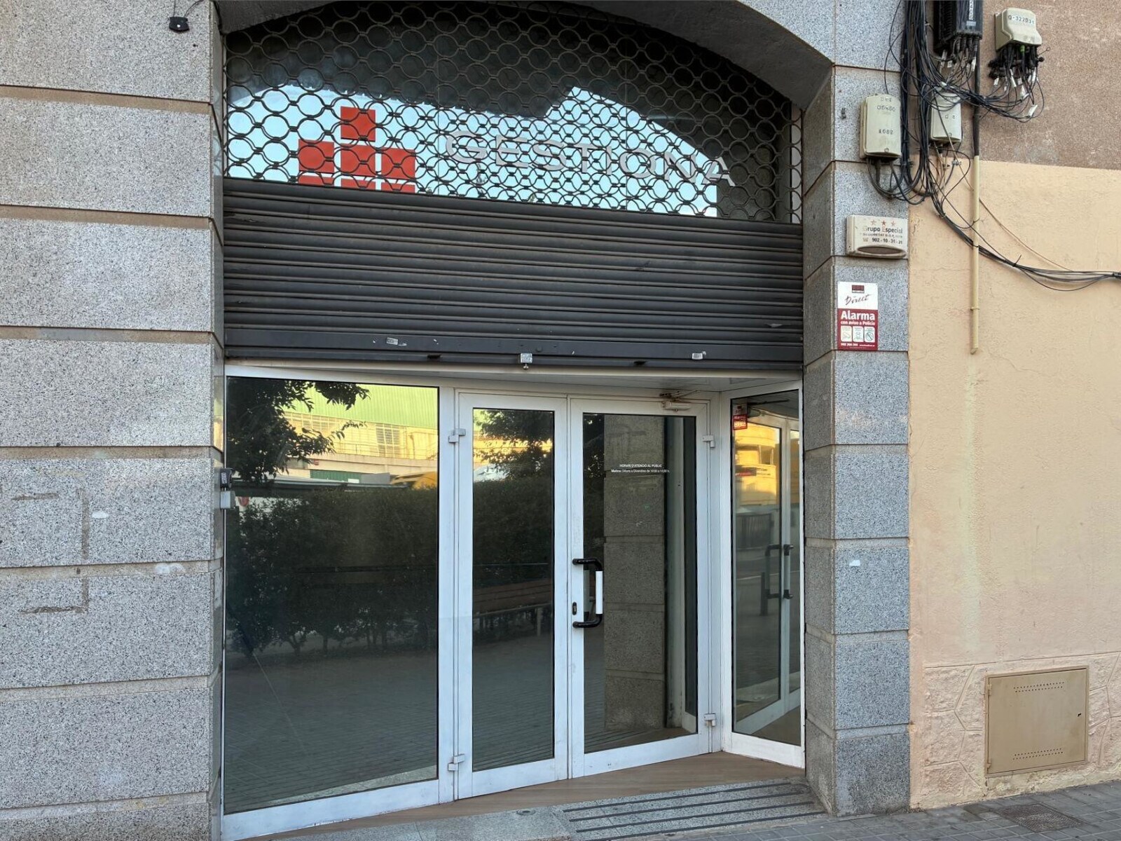 Local commercial dans Viladecans, Barcelona à louer Photo de l’immeuble– Image 1 sur 5