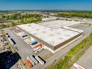 7700 Rte Transcanadienne, Pointe-claire, QC à louer Photo de l’immeuble– Image 2 sur 3