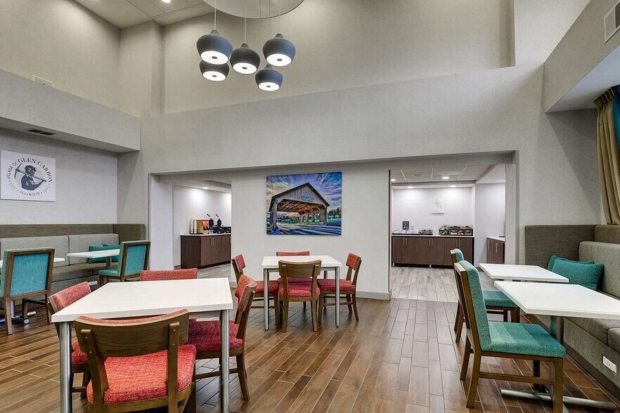 5723 Heritage Crossing Dr, Glen Carbon, IL à vendre - Photo de l’immeuble – Image 2 sur 45
