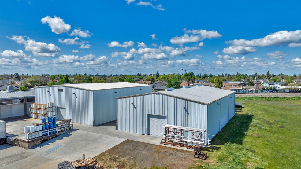 89 Academy Ave, Sanger, CA à vendre - Photo de l’immeuble – Image 3 sur 12