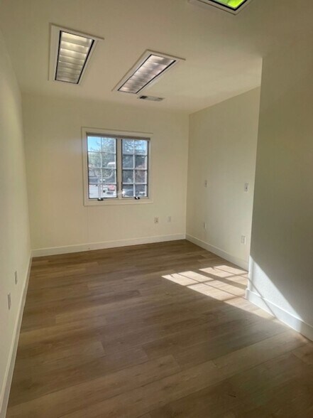 120B Santa Margarita Ave, Menlo Park, CA à louer - Photo intérieure – Image 2 sur 20