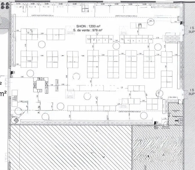 Local commercial dans Saint-Maximin à louer - Photo de l’immeuble – Image 2 sur 2