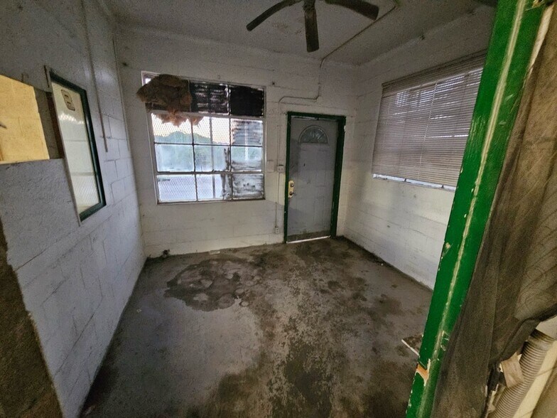 4304 Groves Rd, Columbus, OH à louer - Photo de l’immeuble – Image 3 sur 6