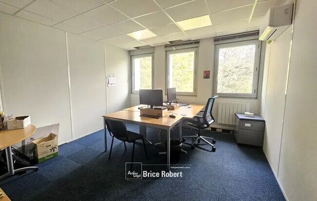 Plus de détails pour Bureau à louer