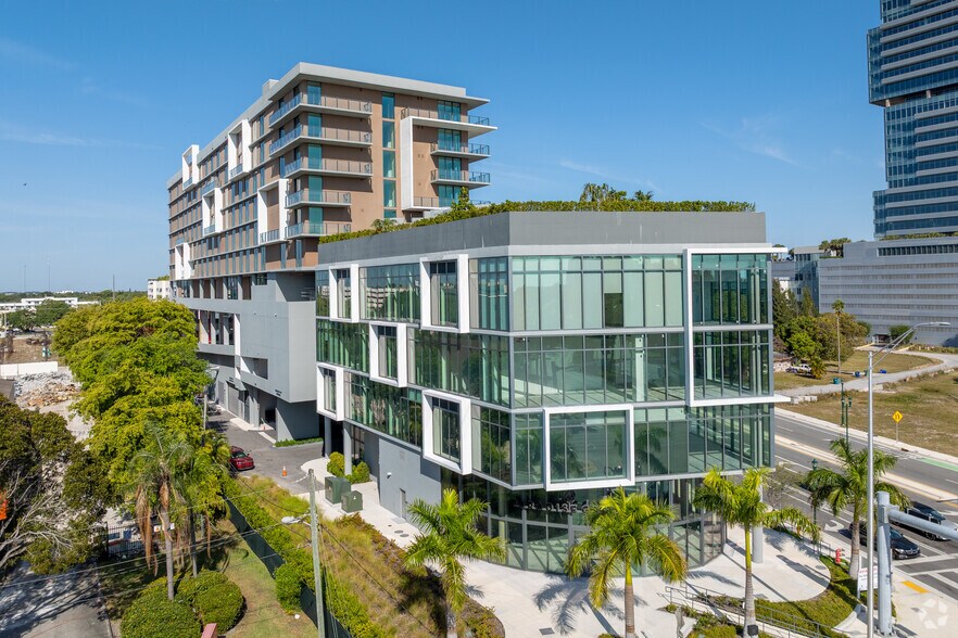 21290 Biscayne Blvd, Aventura, FL à louer - Photo de l’immeuble – Image 3 sur 21