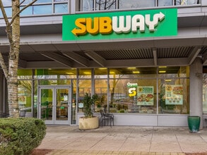 3606-3682 SW Bond Ave, Portland, OR à louer Photo de l’immeuble– Image 2 sur 6