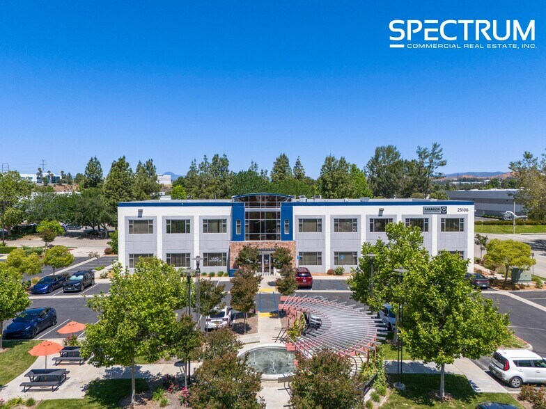 25106 Avenue Tibbitts, Valencia, CA à louer - Photo de l’immeuble – Image 1 sur 9