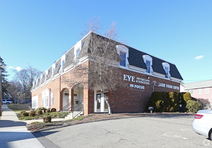 202 Cherry St, Milford, CT à vendre - Photo principale – Image 1 sur 4