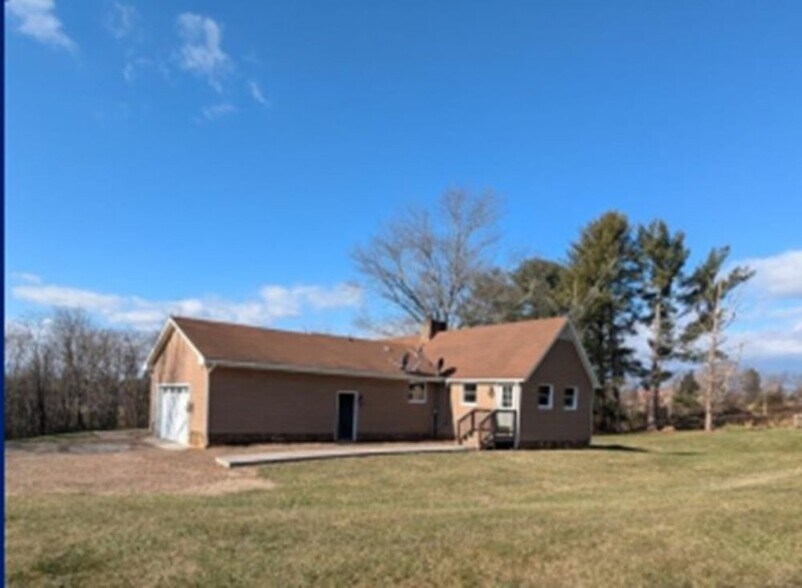 4087 Lowry Rd, Lowry, VA à vendre - Photo de l’immeuble – Image 3 sur 7