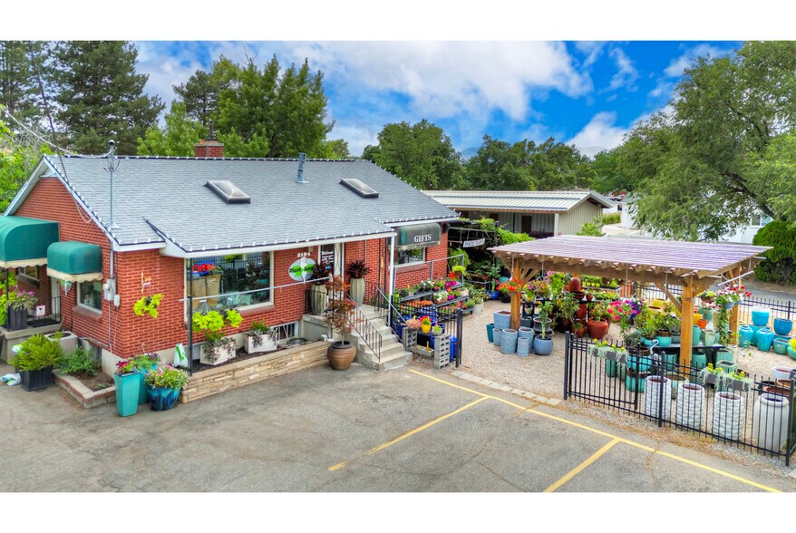 2194 E Fort Union Blvd, Salt Lake City, UT à vendre - Photo de l’immeuble – Image 2 sur 12