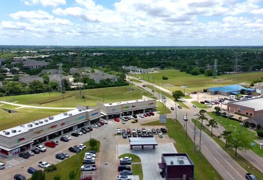 9526 Huffmeister Rd, Houston, TX à vendre - Photo de l’immeuble – Image 3 sur 8