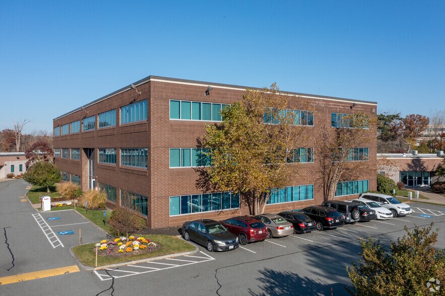 107 Audubon Rd, Wakefield, MA à louer - Photo de l’immeuble – Image 1 sur 8
