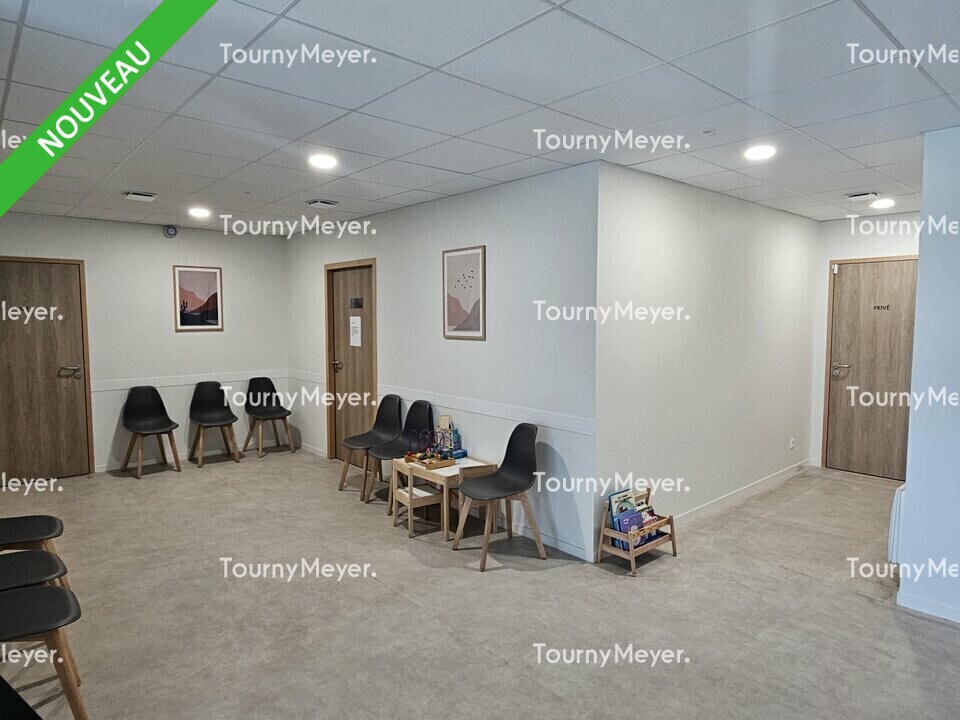 Bureaux/Médical dans Nouvoitou à louer Photo intérieure– Image 1 sur 6