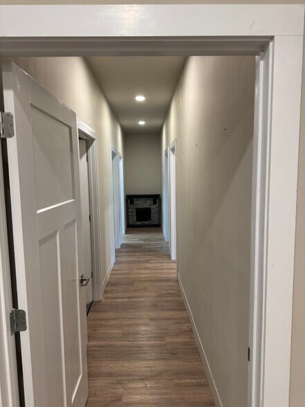 135 Edinburgh Ct, Greenville, SC à louer - Photo de l’immeuble – Image 3 sur 9