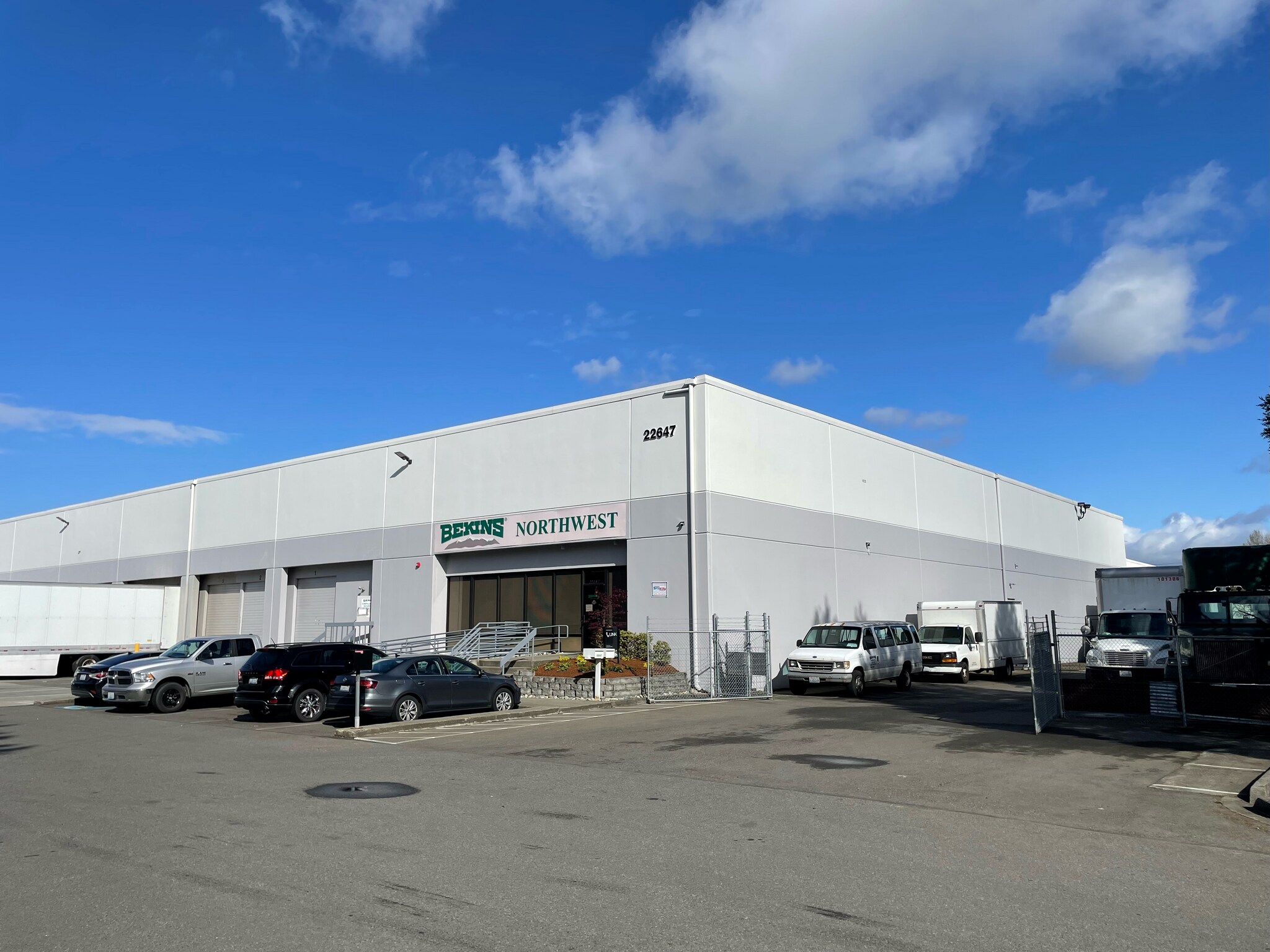 22645-22647 72nd Ave S, Kent, WA à louer Photo de l’immeuble– Image 1 sur 4