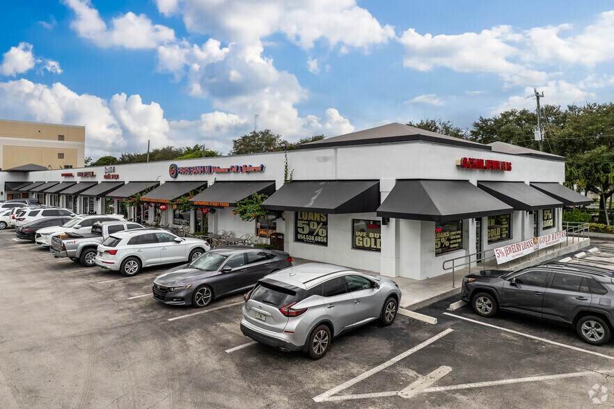 7160 Stirling Rd, Davie, FL à louer - Photo principale – Image 1 sur 4