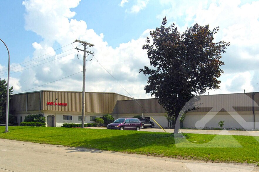 12642 Richfield Ct, Livonia, MI à vendre - Photo de l’immeuble – Image 1 sur 1
