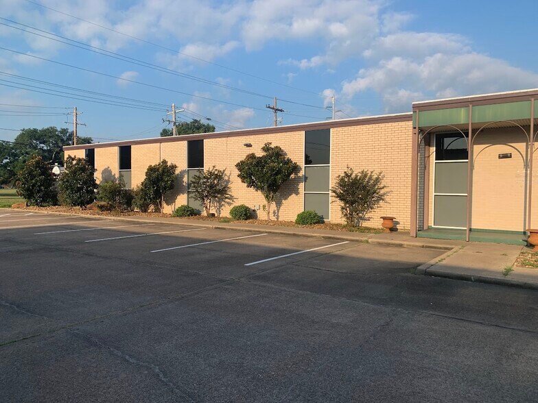 3160 Fannin St, Beaumont, TX à vendre - Photo de l’immeuble – Image 2 sur 11