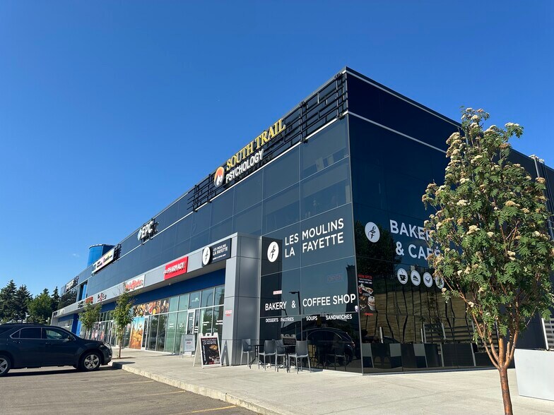 4420 Calgary Trl NW, Edmonton, AB à louer - Photo de l’immeuble – Image 2 sur 7