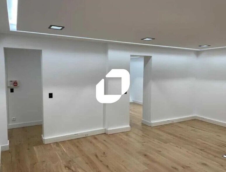 Bureau dans Paris à louer - Photo de l’immeuble – Image 3 sur 3