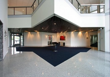 31731 Northwestern Hwy, Farmington Hills, MI à louer - Hall d’entrée – Image 3 sur 6