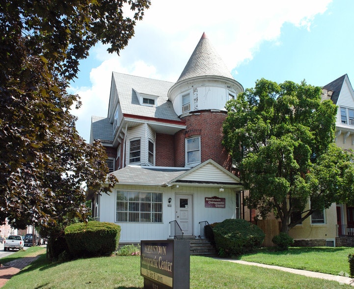 933 W Main St, Norristown, PA à vendre - Photo principale – Image 1 sur 37