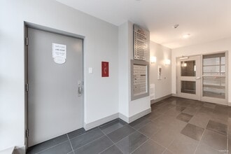 11967 80 Ave, Delta, BC à louer Hall d’entrée– Image 2 sur 6