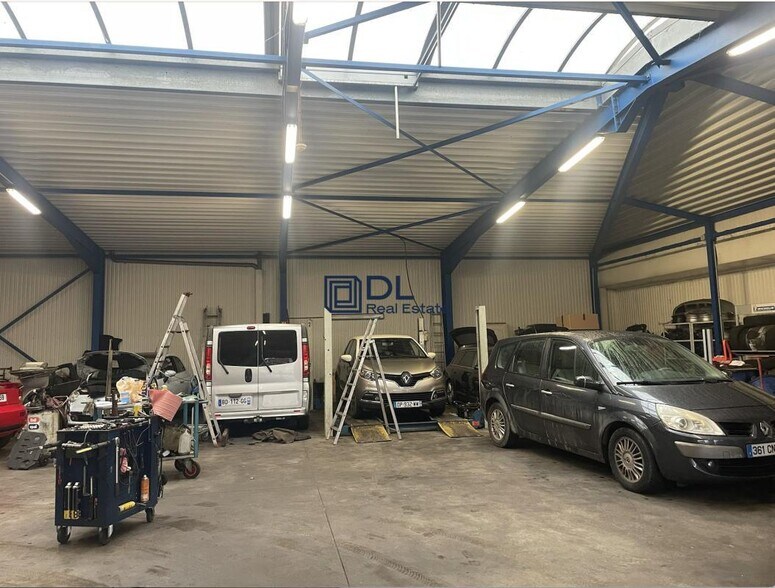 Local d'activités dans Loos à vendre - Photo de l’immeuble – Image 2 sur 11