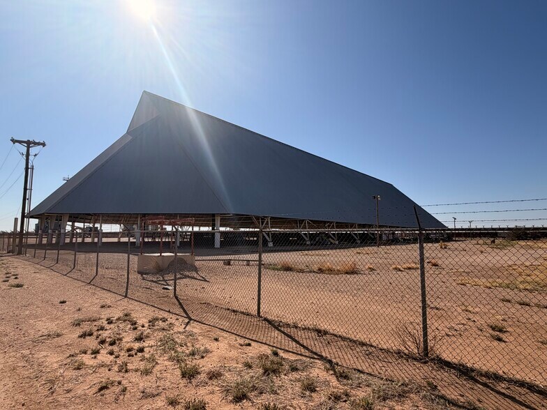 1701 E Highway 114, Levelland, TX à vendre - Photo de l’immeuble – Image 2 sur 8
