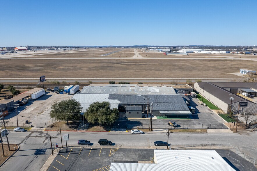 9503 Middlex Dr, San Antonio, TX à vendre - Photo de l’immeuble – Image 2 sur 43