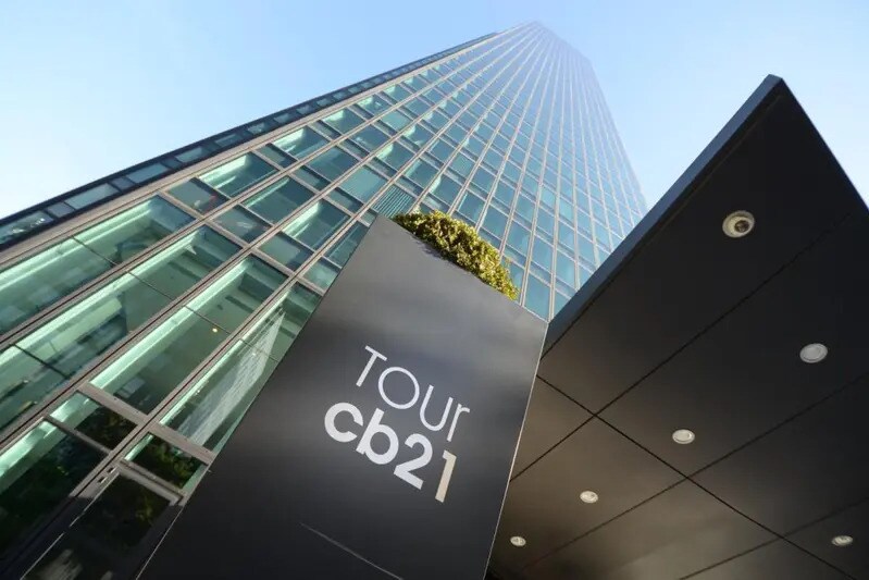 16 Place De L'Iris, Courbevoie à louer - Photo de l’immeuble – Image 2 sur 16