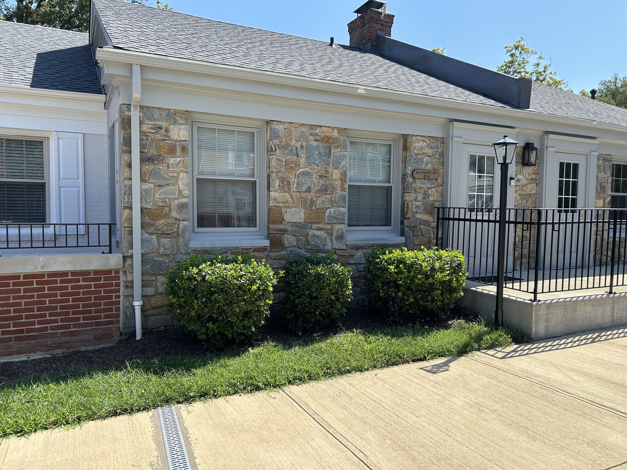5411-5415 W Cedar Ln, Bethesda, MD à louer Photo de l’immeuble– Image 1 sur 1