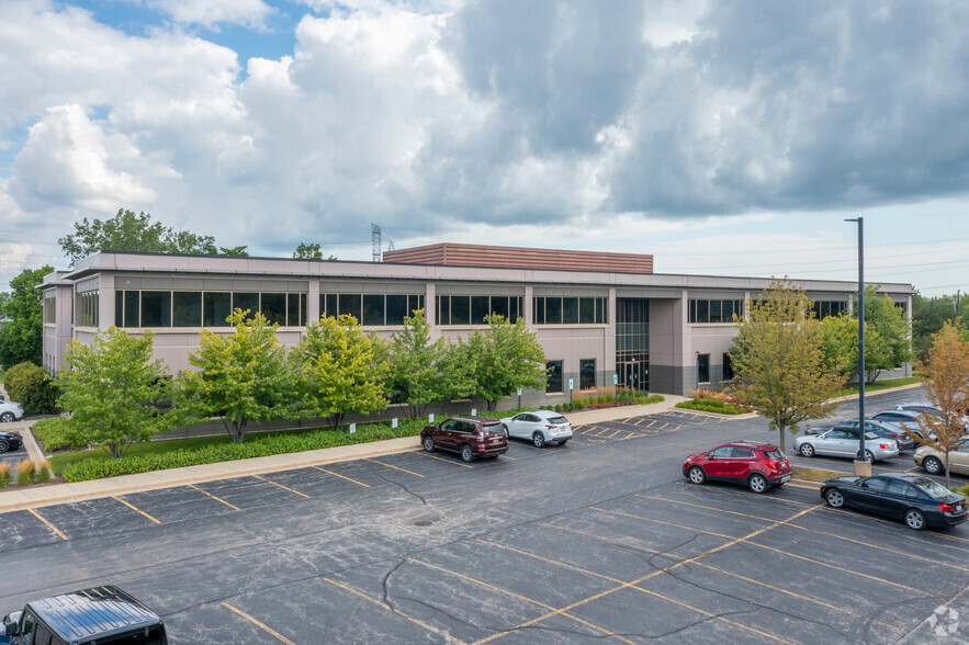 975 Weiland Rd, Buffalo Grove, IL à louer - Photo de l’immeuble – Image 2 sur 5